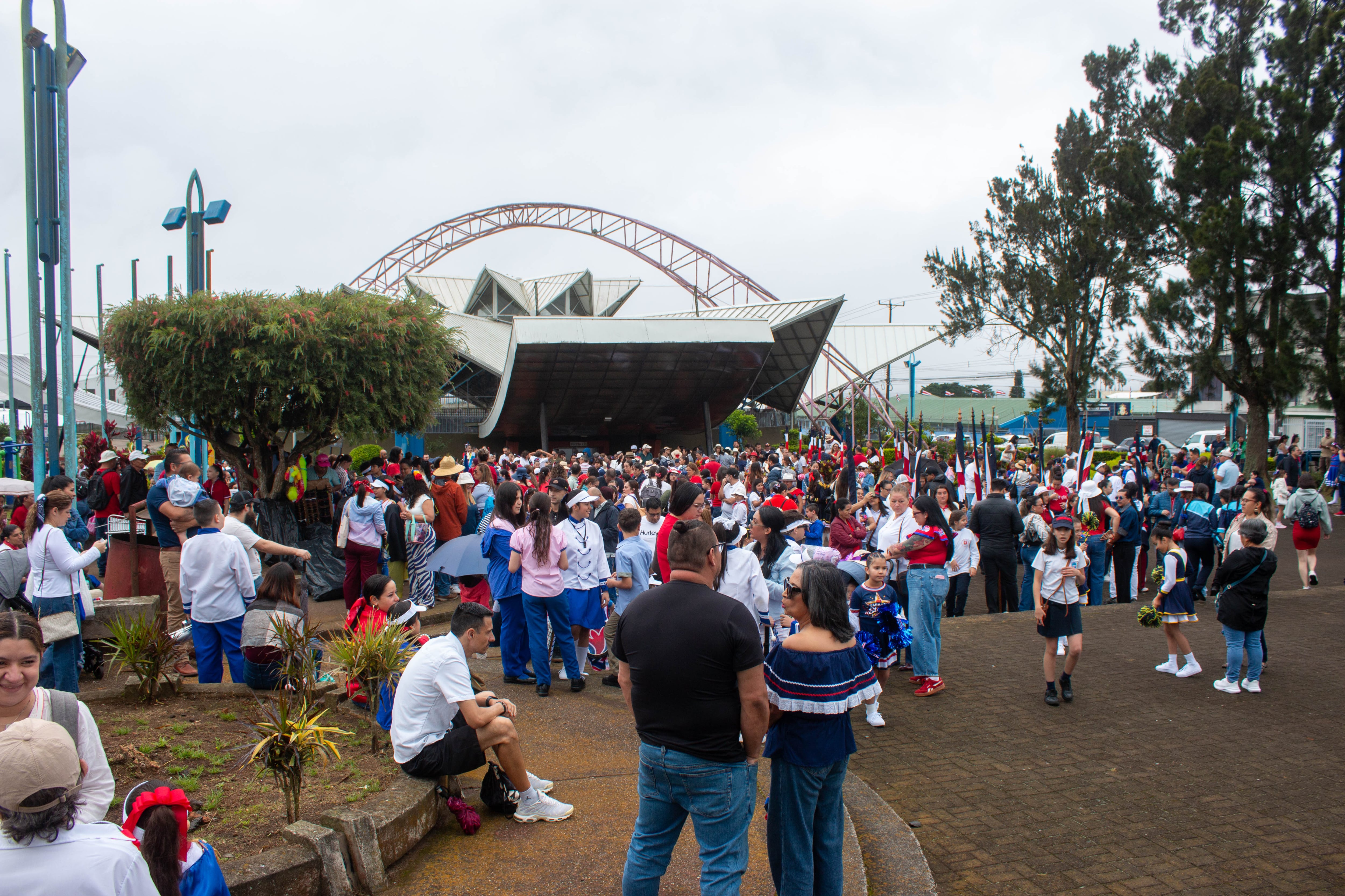 El desfile comenzó a las 9:00 am en el parque ubicado a un costado de la iglesia de María Auxiliadora. Foto: Juan Pablo Garita.