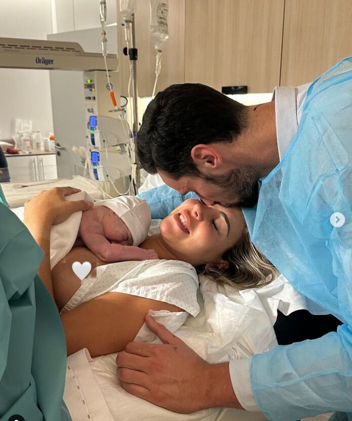 Sergio Rico, portero amigo de Keylor Navas y el nacimiento de su hija Carla Rico
