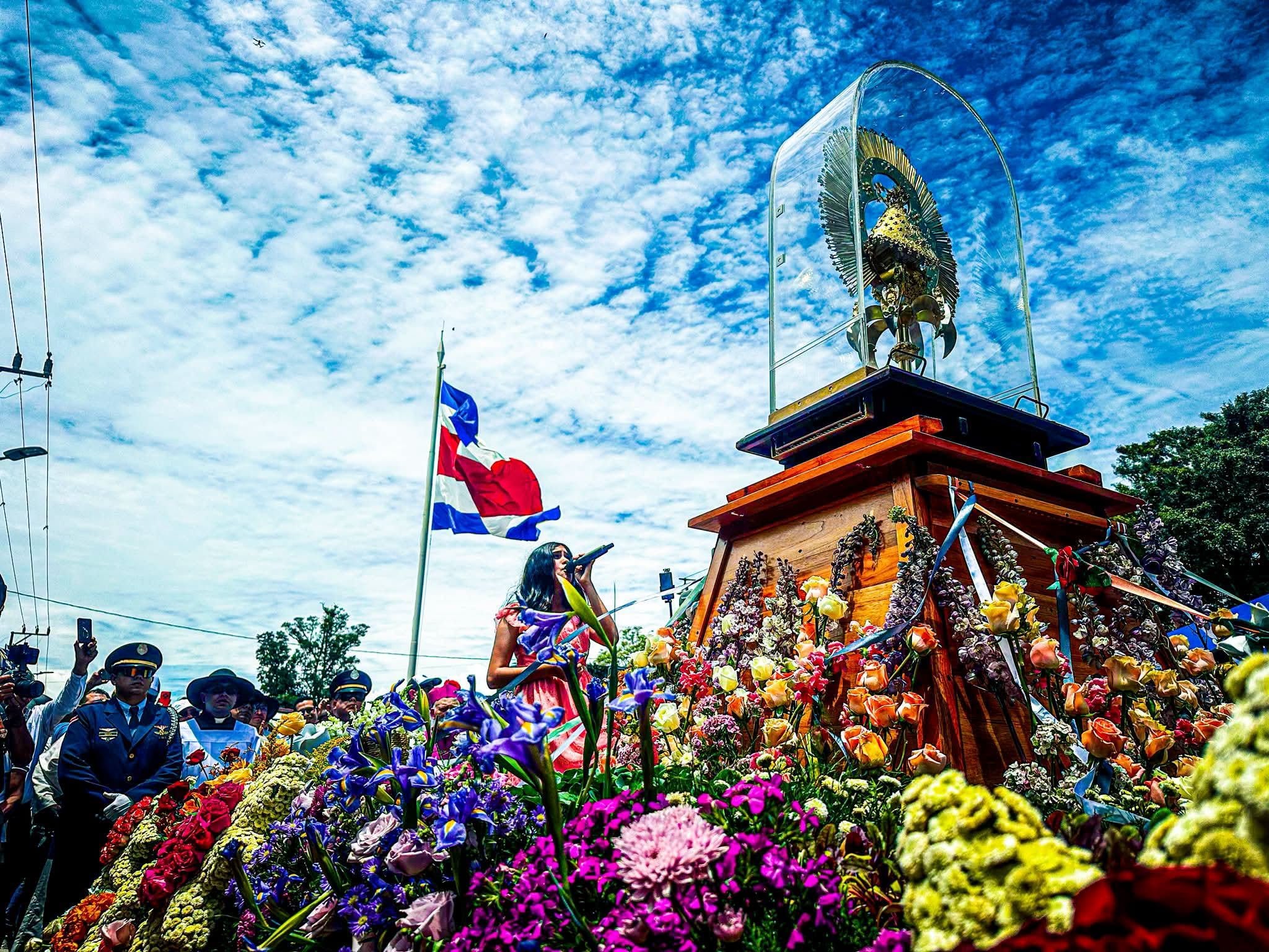 La Pasada de La Negrita de la basílica de nuestra señora de los Ángeles a la catedral nuestra señora del Carmen se celebra desde 1782