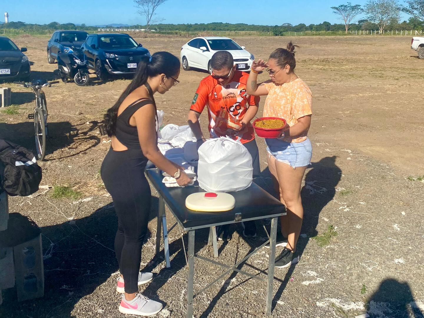 Hincha naranja, Puntarenas FC, desayuno