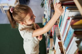 MEP y Cultura anuncian iniciativa para fomentar la lectura en niños poniéndolos a leer 15 minutos... ¡AL AÑO!