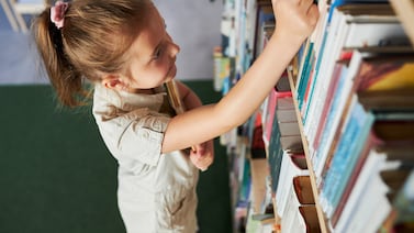 MEP y Cultura anuncian iniciativa para fomentar la lectura en niños poniéndolos a leer 15 minutos... ¡AL AÑO!