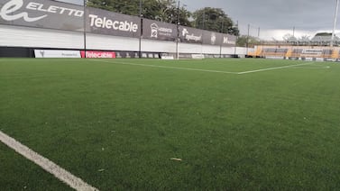 Torbellino destruye parte del estadio de un importante equipo de primera división este sábado