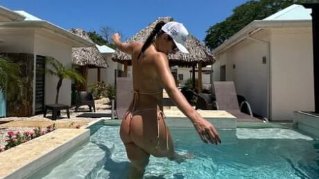 Karina Ramos lució su espectacular figura en una playa de Guanacaste.