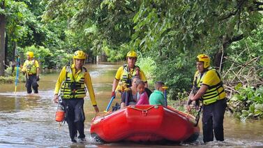 Video revela los efectos de las inundaciones que afectaron a decenas de personas en Santa Cruz