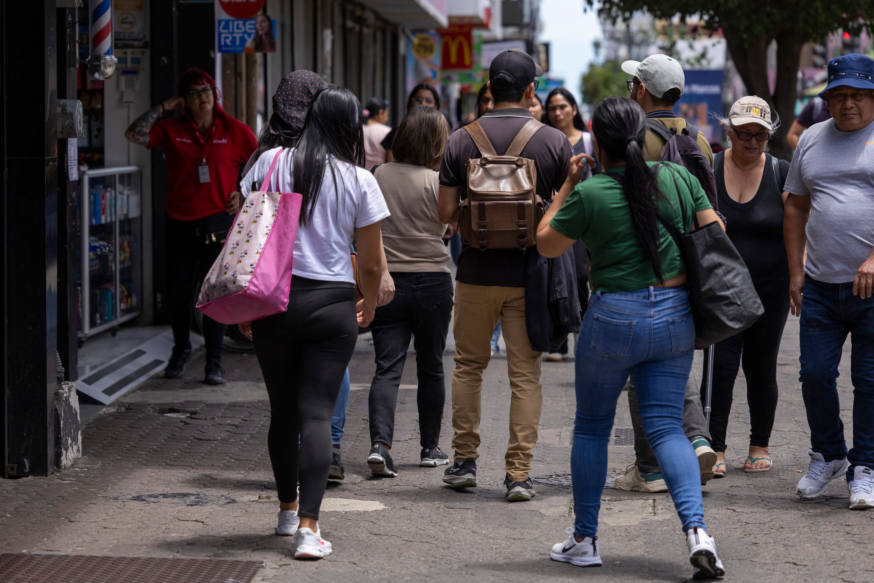 30/05/2025, San José, recorrido por el centro de San José, es un tour realizado por una agencia llamada La Compañía de Alejandro Mora, que le hizo el recorrido a sus clentes Xenia Sancho y Madelaine Toyloy.