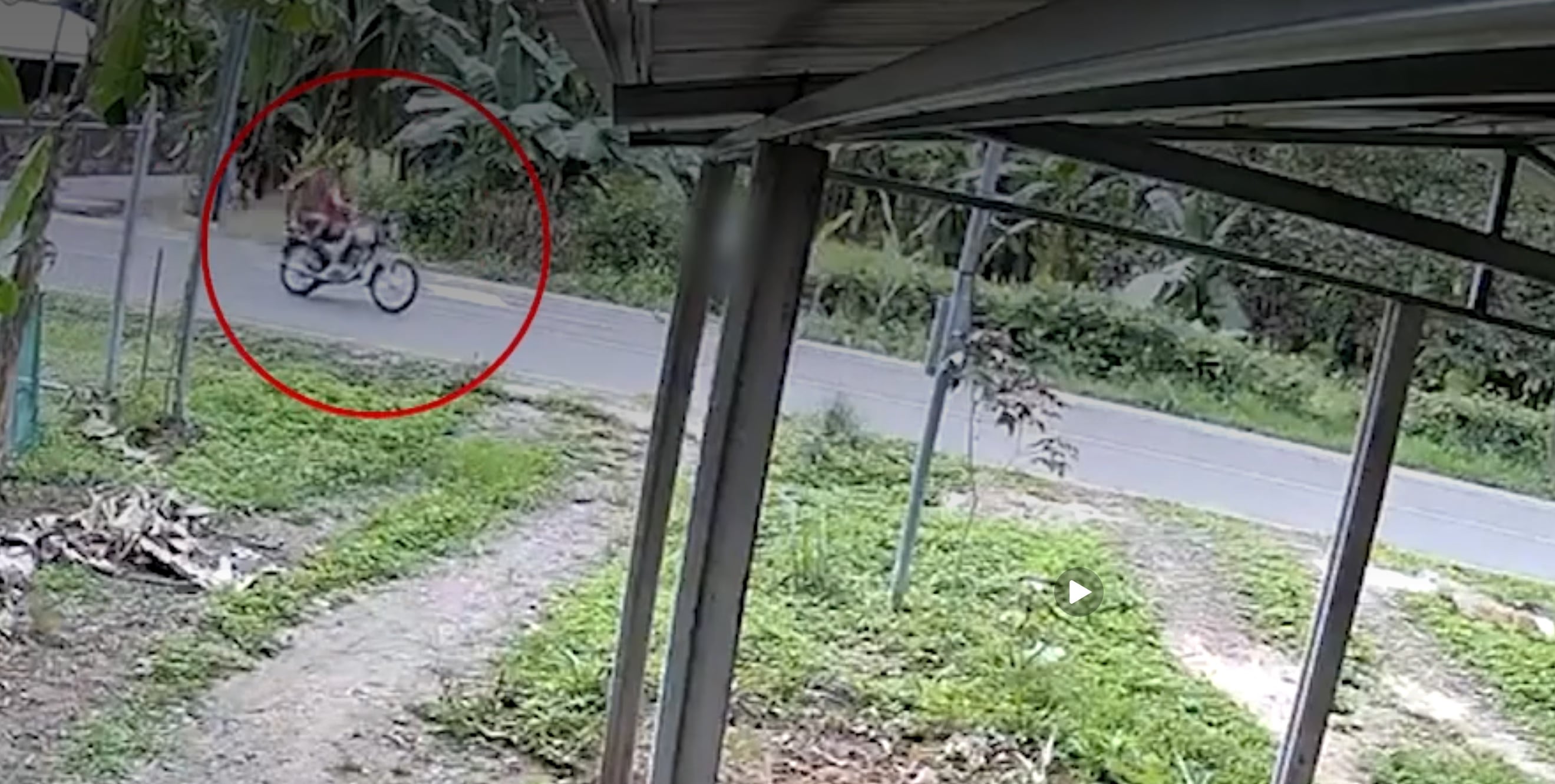 Al día siguiente del crimen, dos sujetos fueron sorprendidos con la moto de la víctima. Foto OIJ.