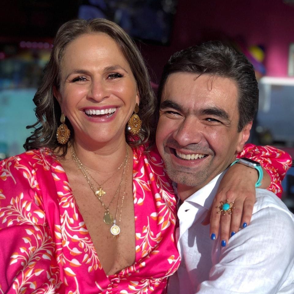 La vestuarista de Teletica Sandra Carvajal y su pareja Jorge Madrigal, locutor de 94.7