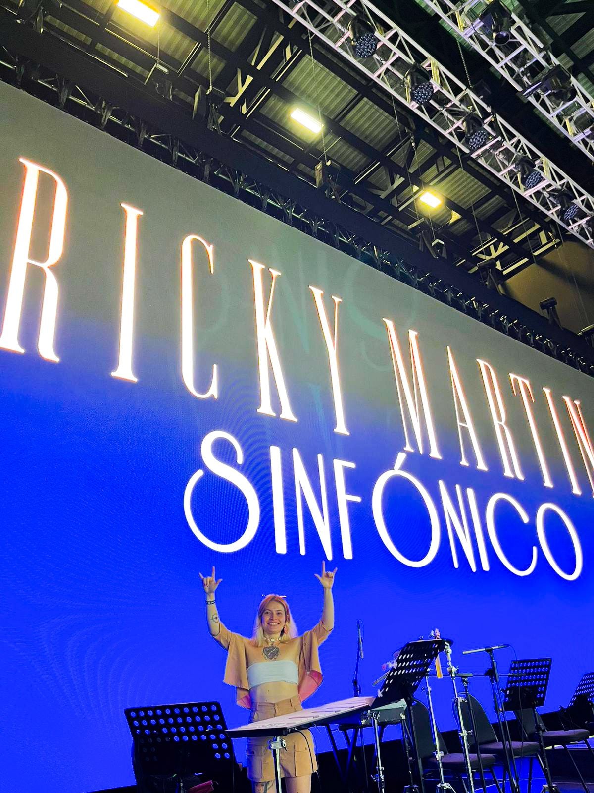 Ana Solano Villalobos, tiene 28 años, y hoy está a las puertas de uno de los logros más grandes que un percusionista puede soñar: representar a Costa Rica en el World Percussion Group 2026, el evento de percusión más prestigioso del planeta, es un mundial de percusión y ella sí clasificó.