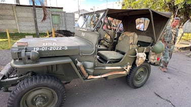 Excombatientes de 1948 y 1955-56 desfilan por San José a 77 años de la abolición de ejército