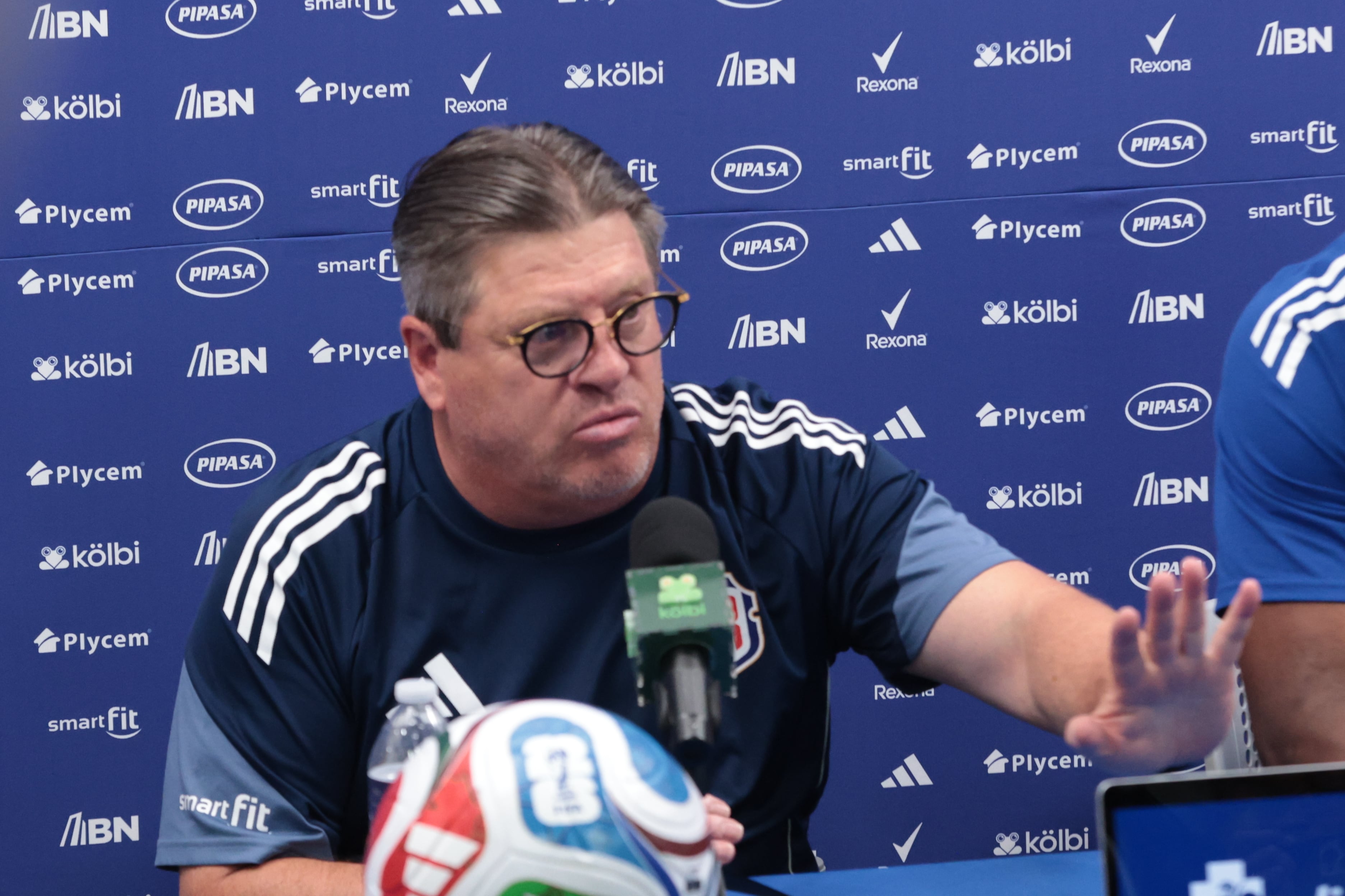 Conferencia de prensa Miguel “Piojo” Herrera