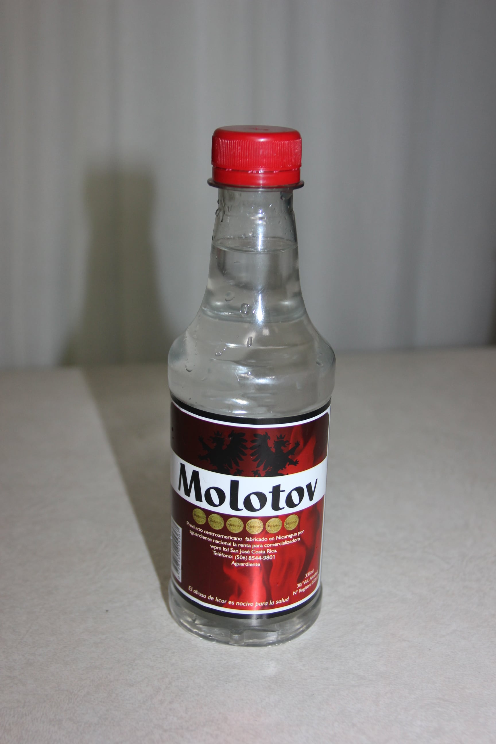 Molotov, guaro alterado con metanol