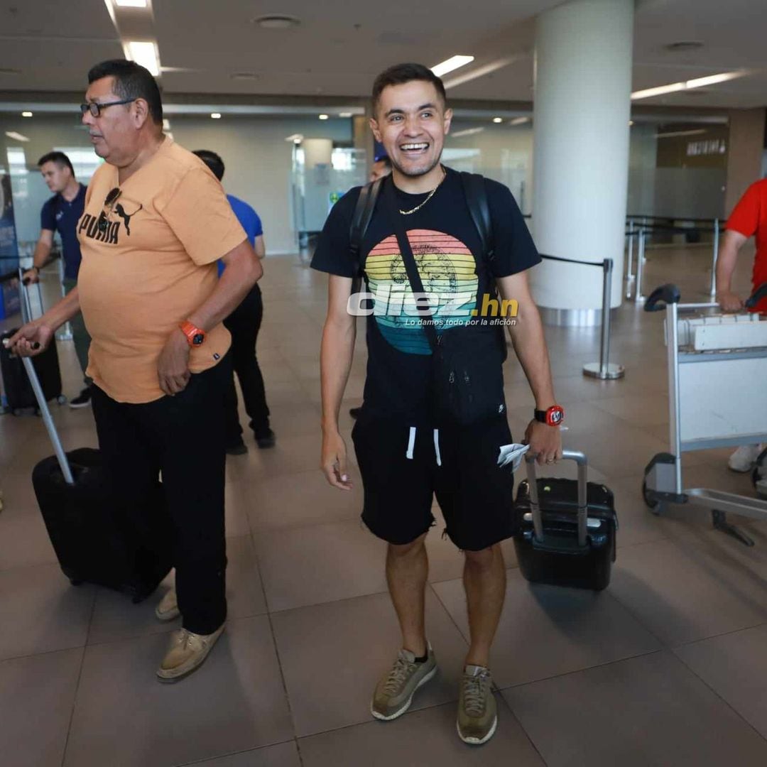 El exdelantero de Alajuelense Róger Rojas regresó a Honduras, al lado de su familia. Instagram