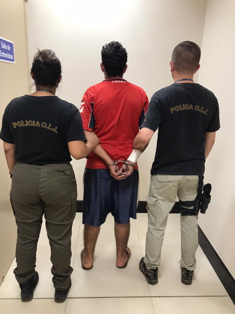 OIJ detiene a sospechoso de asesinar a ebanista en Pocosol de San Carlos. Foto OIJ.