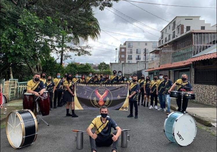 Costa Rica celebrará el próximo 15 de setiembre sus 201 años de Independencia y para eso habrá desfiles de escuelas y colegios en todo el país, eso sí, el ministerio de Educación tomó la decisión de dejar por fuera de toda celebración a las bandas comunales. En la foto, la banda comunal de San Sebastián en San José.