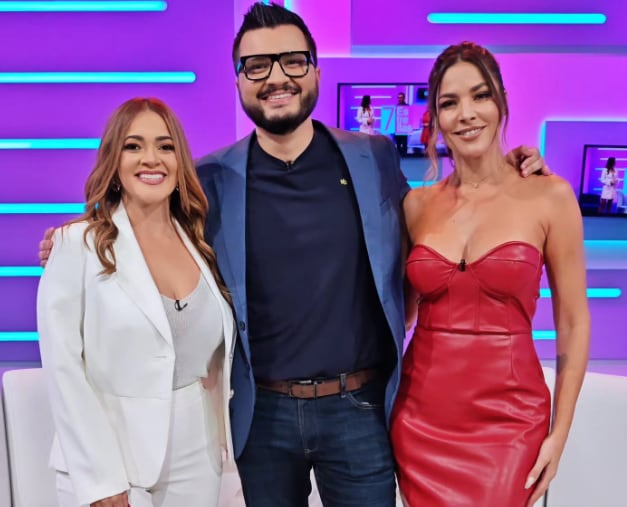 Presentadores de 7 Estrellas, Wálter Campos, Daniel Céspedes, Gabriela Jiménez y María Teresa Rodríguez.