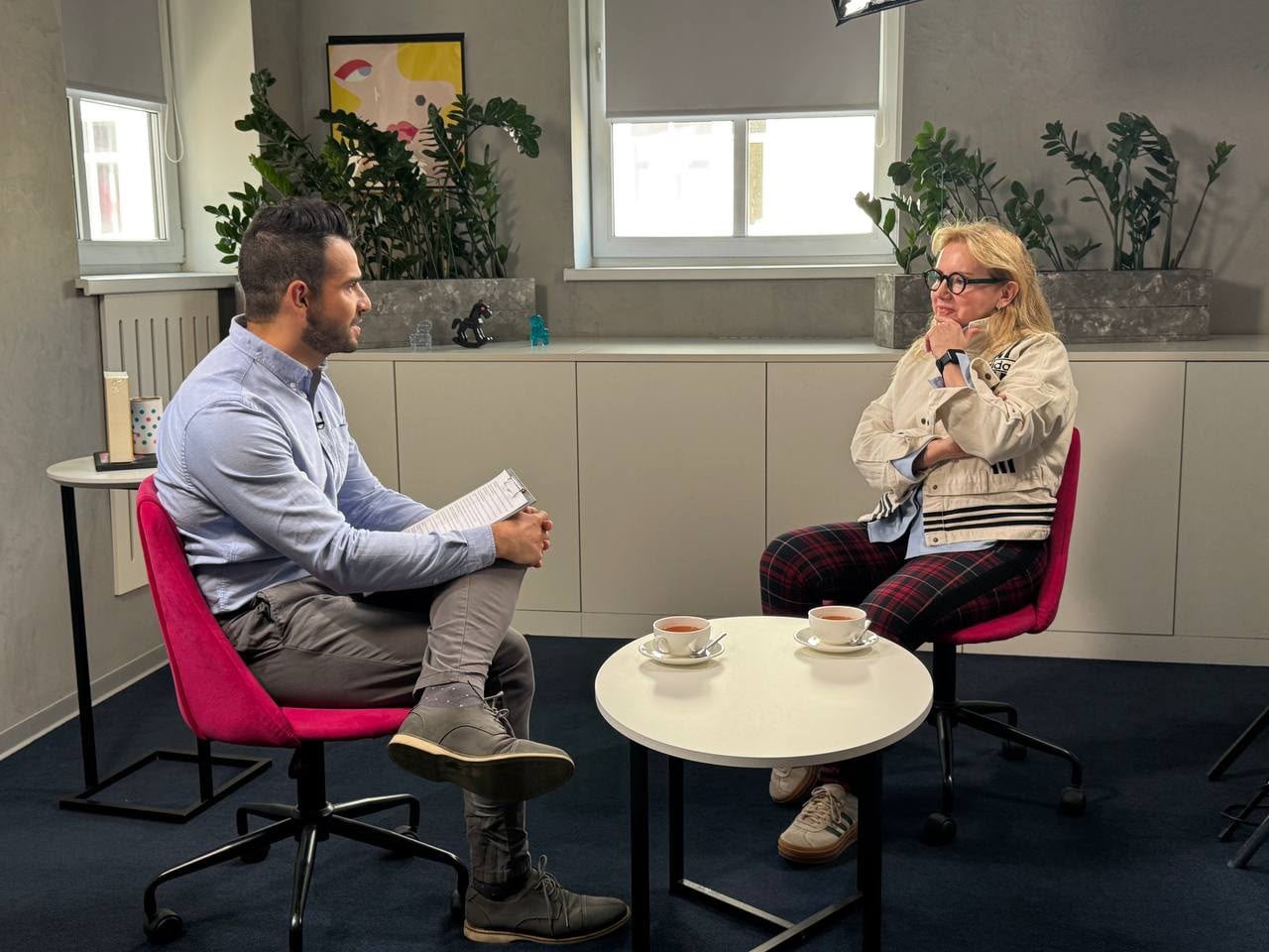 Sergio González Vargas, de 34 años, es el primer tico presentador y corresponsal del canal RT en Español y desde Moscú cuenta noticias al mundo