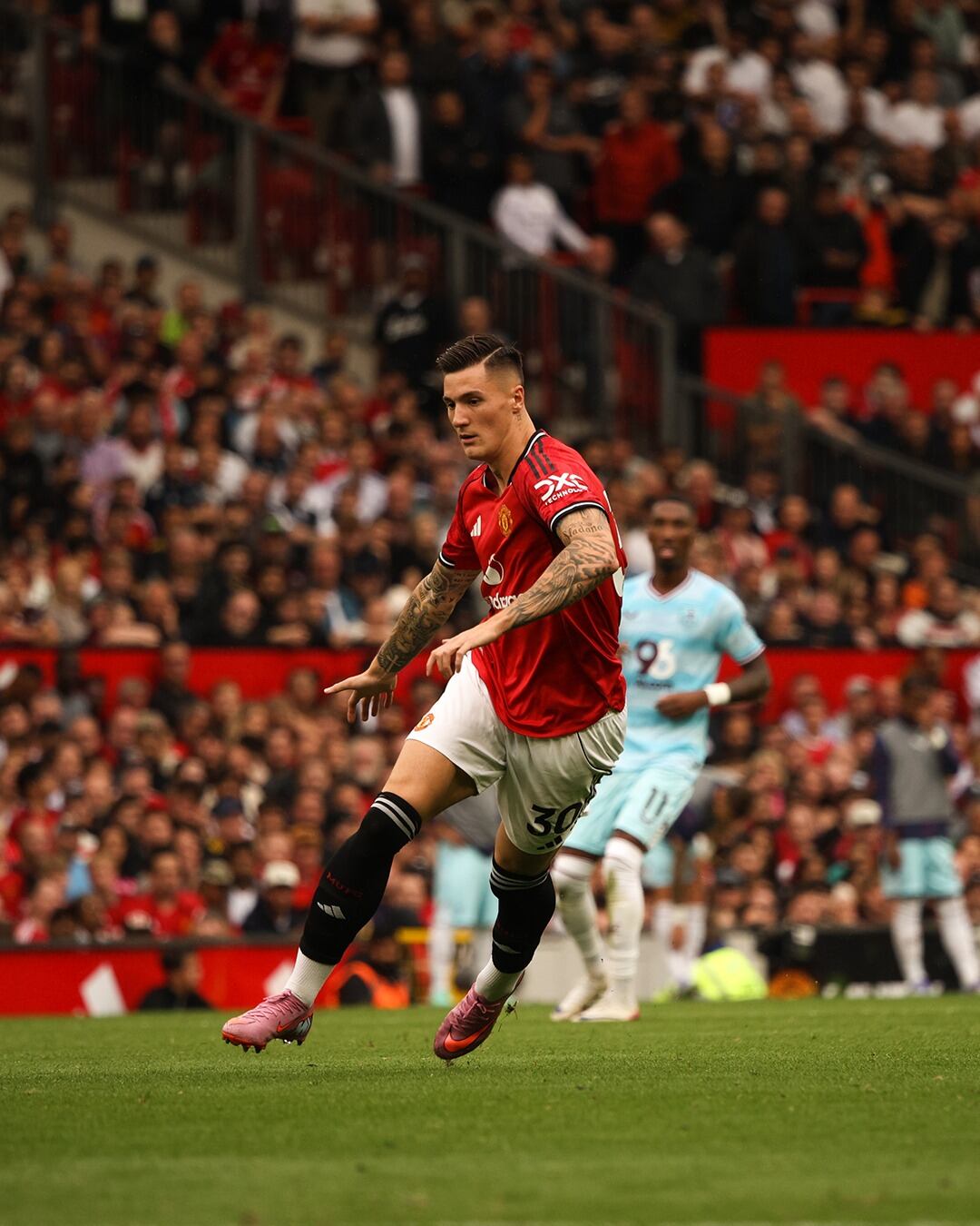 Frank Ilett es un aficionado que tiene casi un año sin cortarse el pelo a causa de su equipo, el Manchester United. Instagram Frank Ilett.