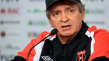 ¿Seguirán castigados? Óscar Ramírez aclara la situación de Creichel Pérez y John Paul Ruiz para juego ante Herediano