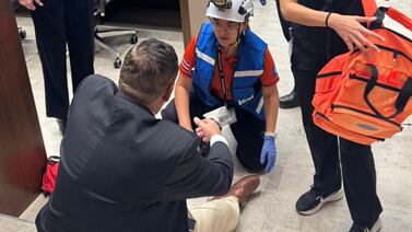 Personal de Asamblea Legislativa corrió por salud de diputado en medio de simulacro y no va creer el desenlace