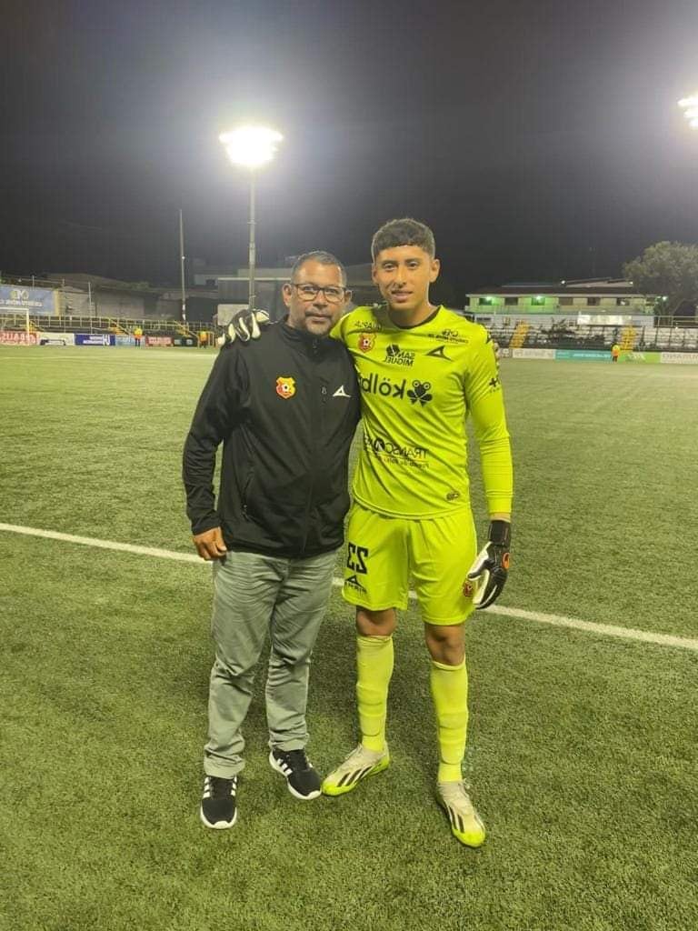 Alexandre Lezcano portero Herediano