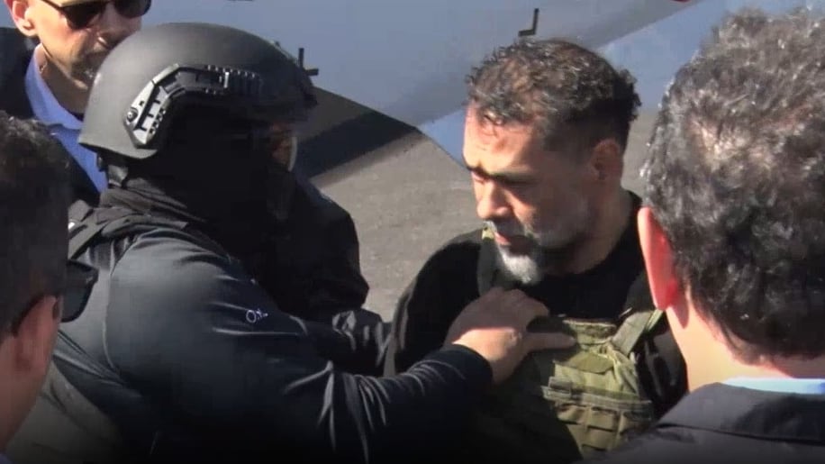 Celso Gamboa y Edwin López, alias Pecho de rata, fueron trasladados en un avión de la DEA hacia Estados Unidos. Son los primeros extraditados de Costa Rica por narcotráfico.