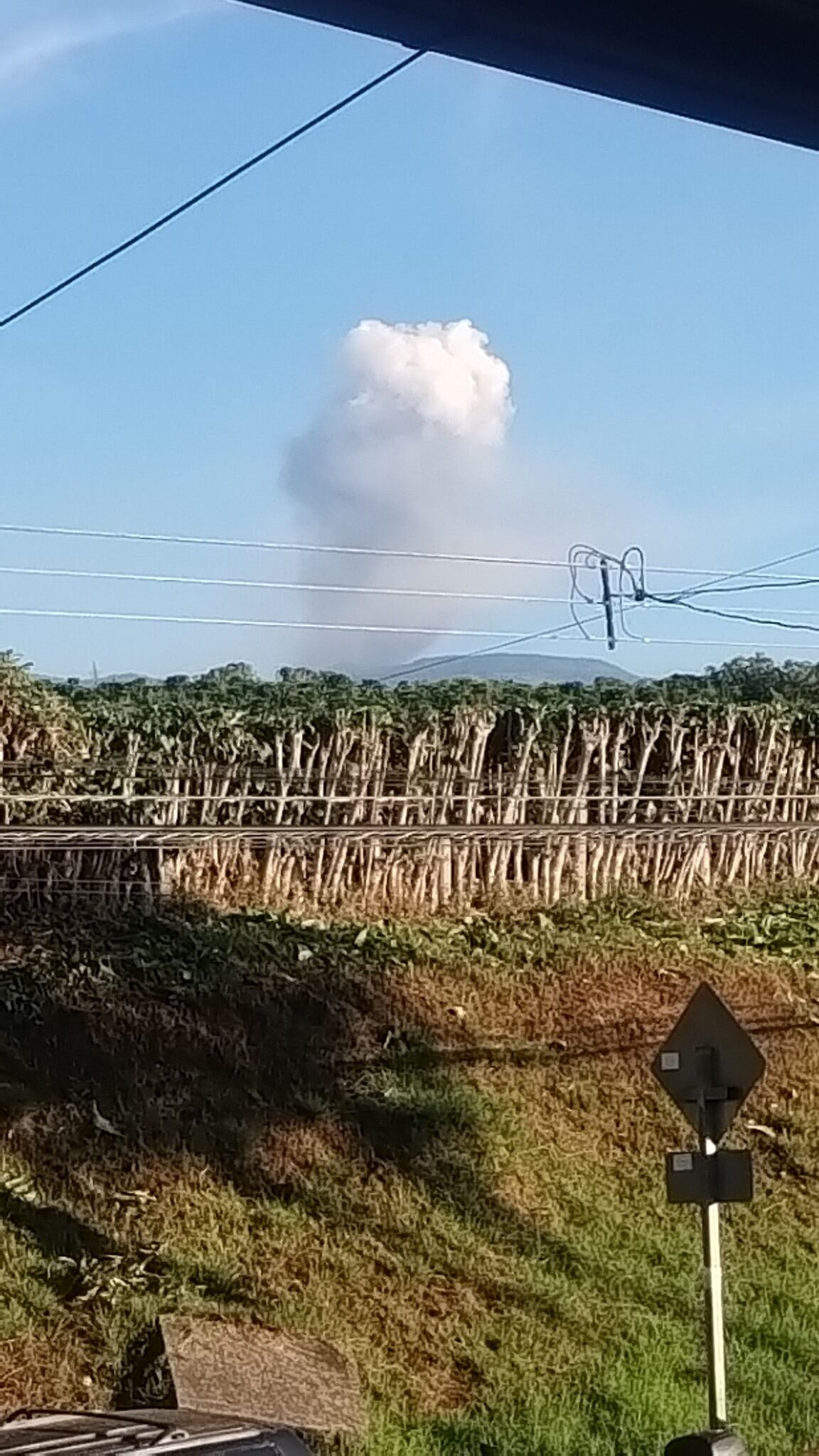 Erupción volcán Poás, 8 de abril. Foto