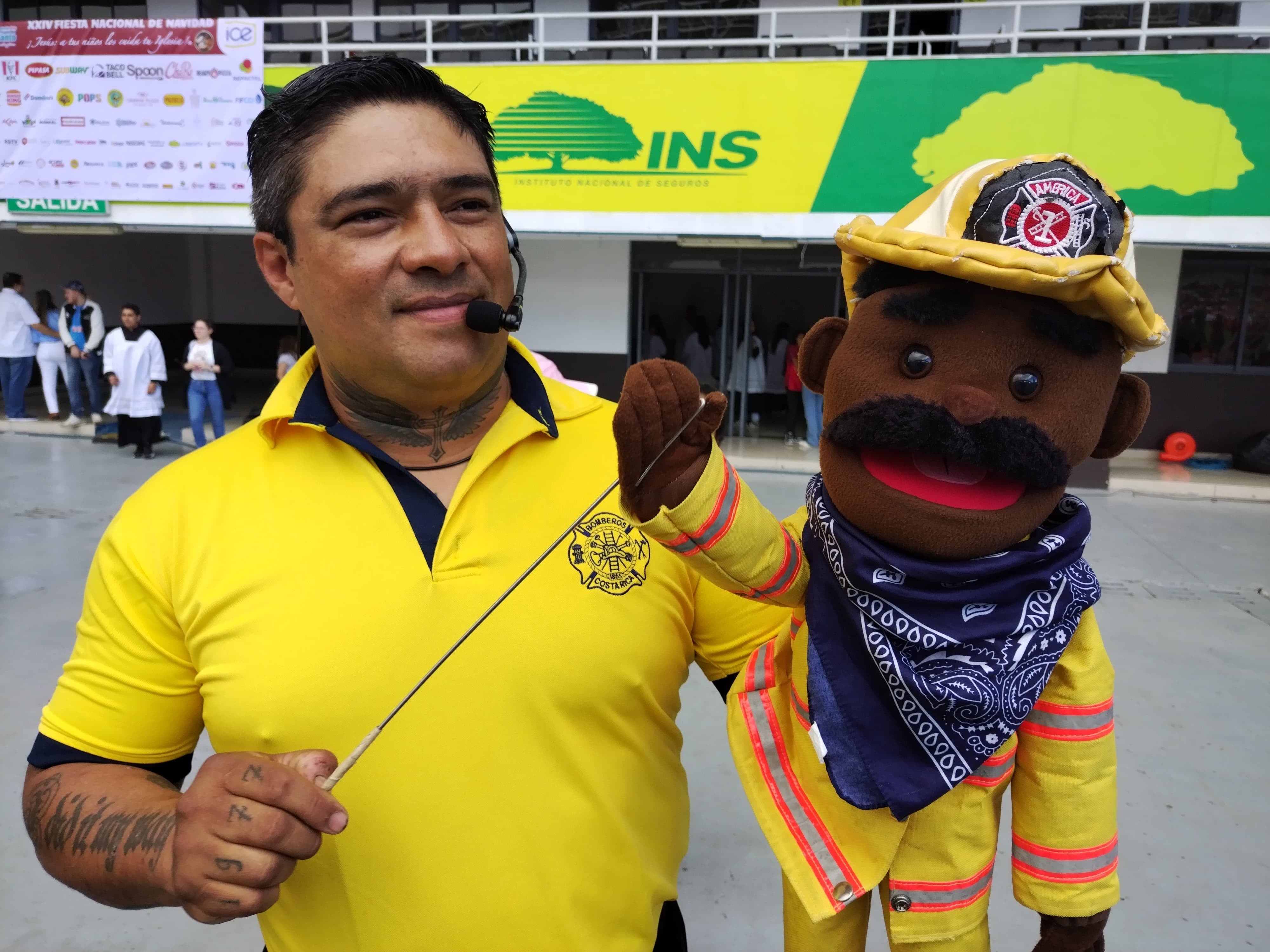 Tavito y Monchito son dos bomberos muy especiales, muy dedicados y con una misión muy especial: prevenir a los niños para que ninguno se queme en un incendio