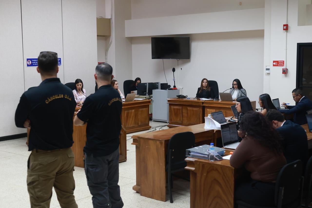 Fiscal revela que primos asesinados en bar en Heredia fueron encerrados y uno estaba dormido cuando lo atacaron