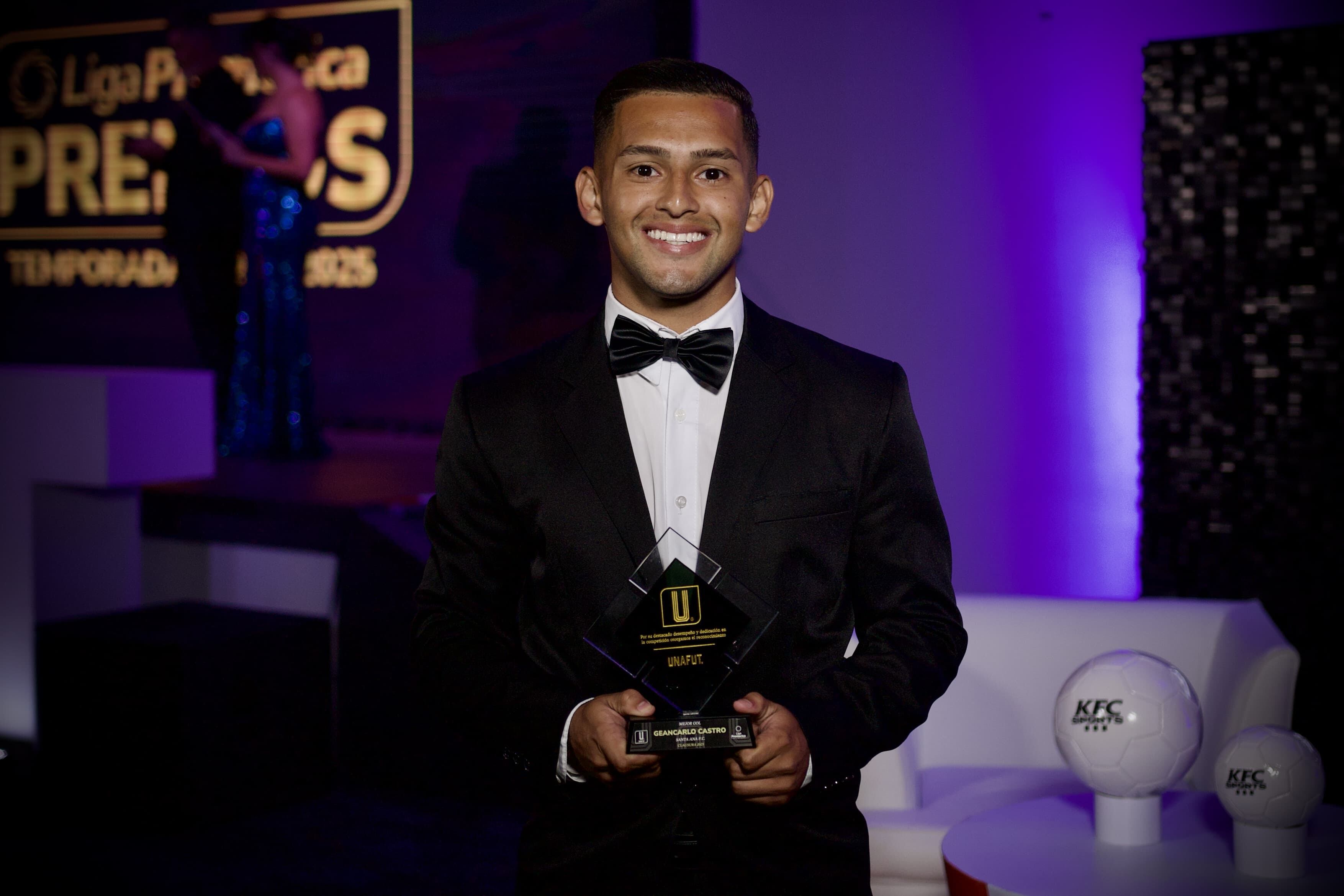 Geancarlo Castro nos presentó a Flash, su mascota, en las celebraciones del Día Mundial del Perro. Cortesía.