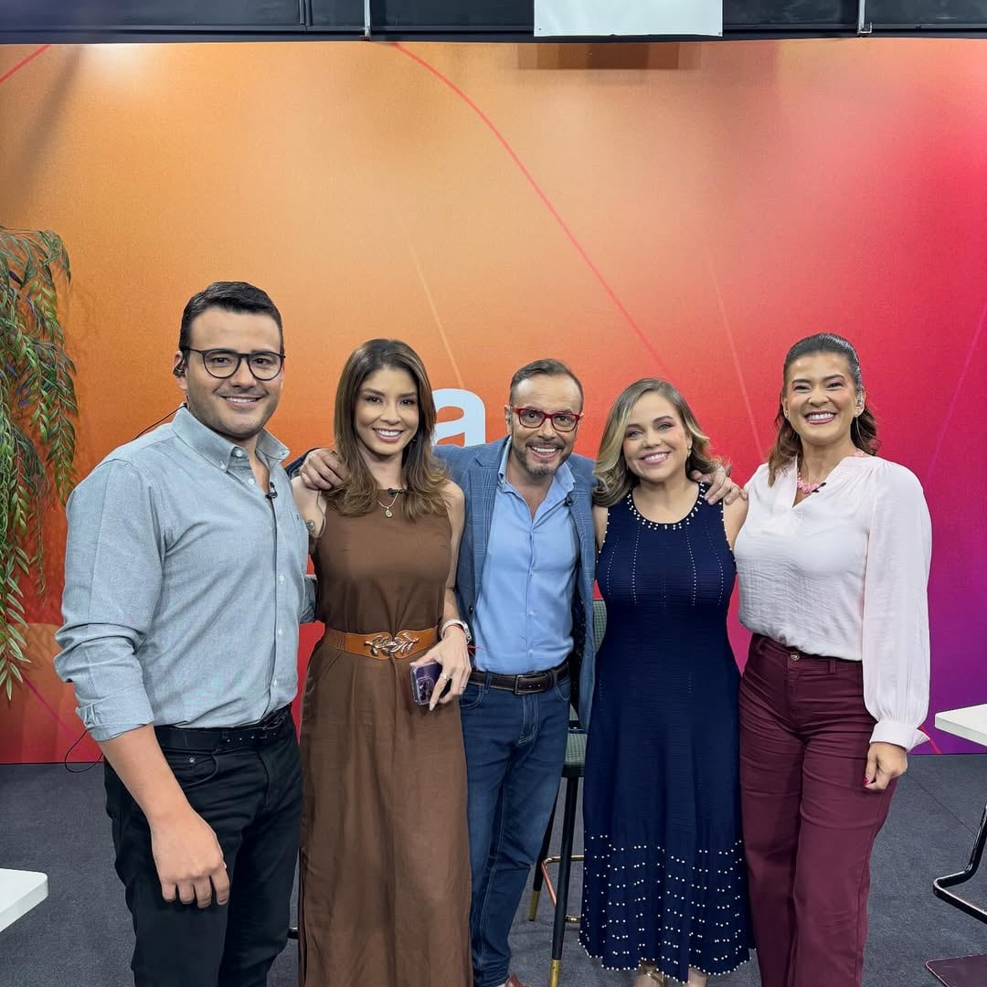 Paula Brenes, periodista y presentadora de Telediario, de canal 8, de Multimedios