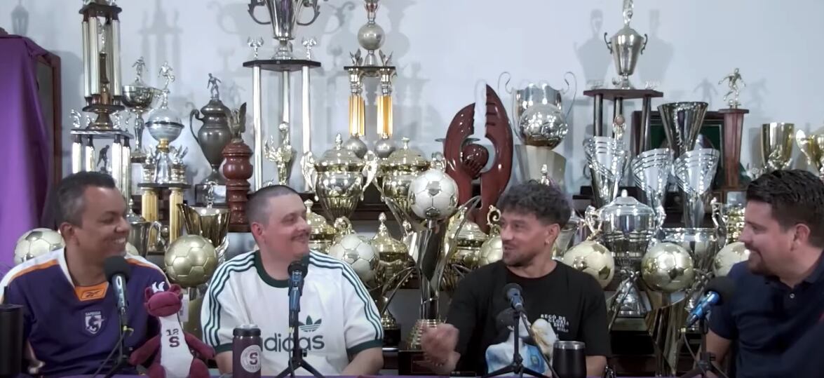 Christian Bolaños compartió parte de sus vivencias como jugador en el pódcast de Monstruo Locura. Captura de pantalla.