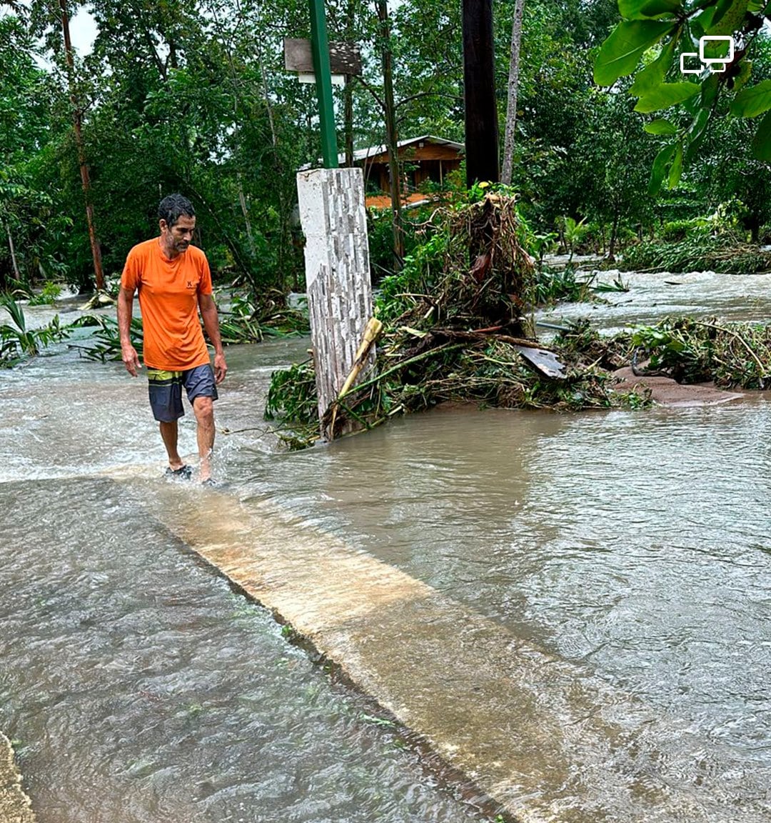 Vecinos de Valle Azul en San Ramón, Alajuela han sido afectados con la crecida del río San Lorenzo. Fotos: Tomadas de San Carlos Digital