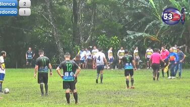 Violento pleito en partido de fútbol deja a un hombre apuñalado en Aserrí