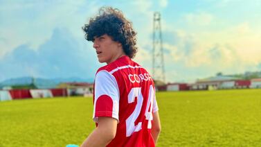 Joven futbolista Ignacio Araya lloró y pide a portero que lo quebró una explicación