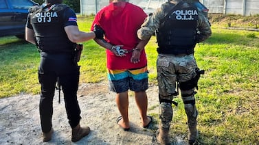 ¡Cayó sospechoso de violento asalto a supermercado! Esto fue lo que encontró el OIJ al allanar su casa