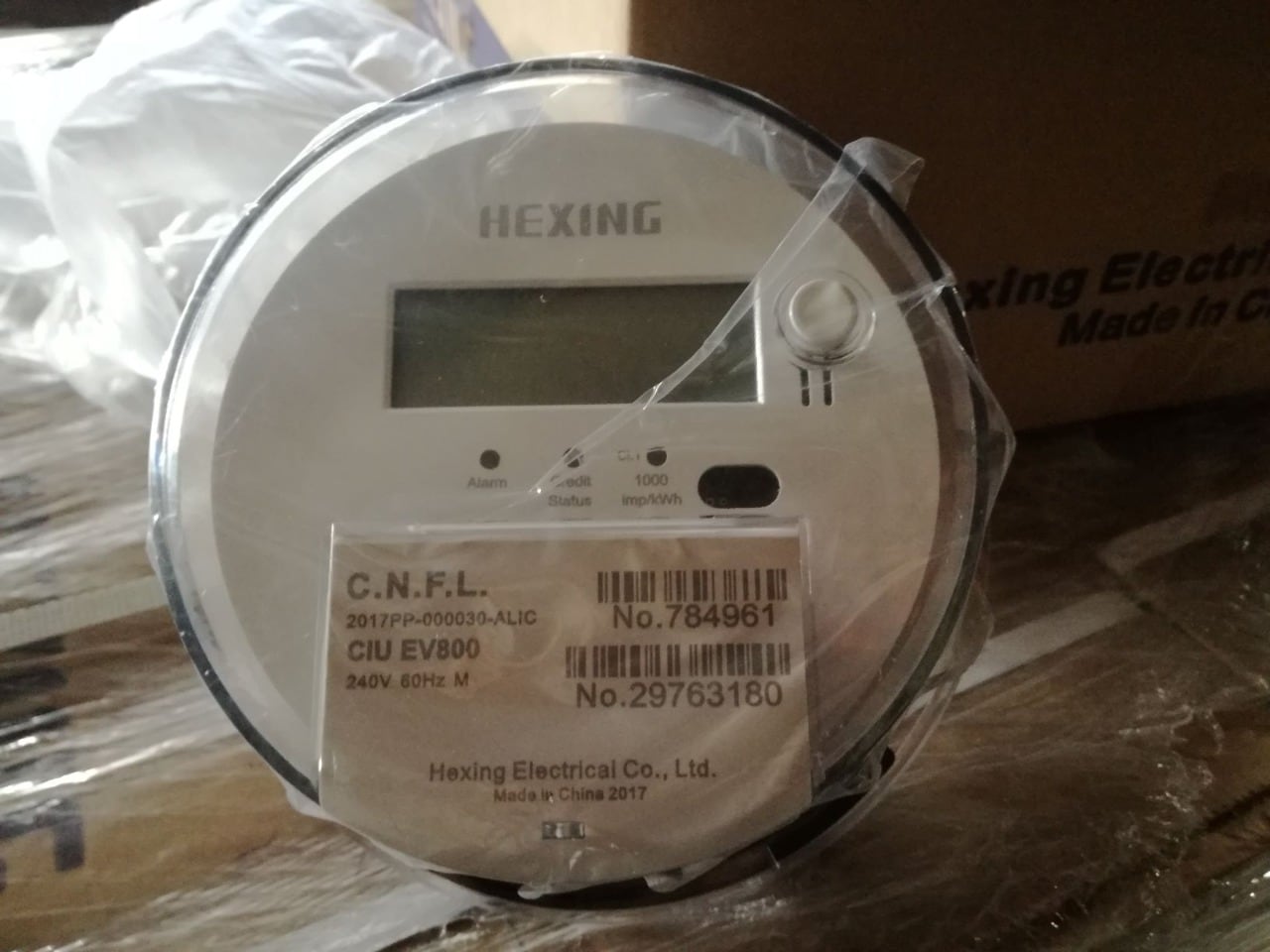 Parece que aquellos vivillos que se pegan directamente a los cables eléctricos en los postes de luz de la Compañía Nacional de Fuerza y Luz (CNFL) para robar energía tiene sus días contados con la llegada de un nuevo sistema que blinda completamente los cables