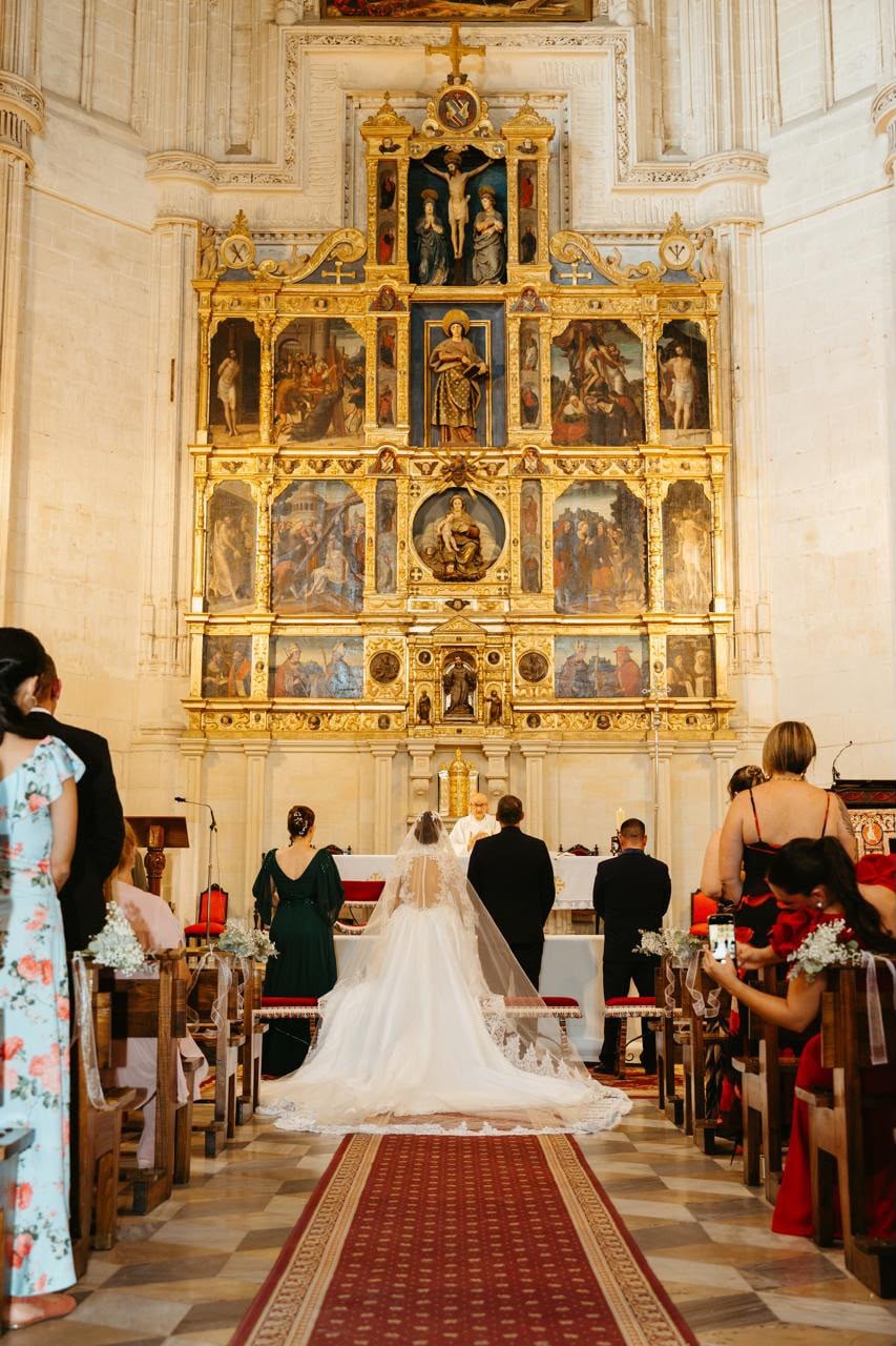 La cantante Arlene Elizondo se casó con el médico ortopedista Lorenzo Castaño el 31 de julio de 2026 en Toledo, España. Cortesía