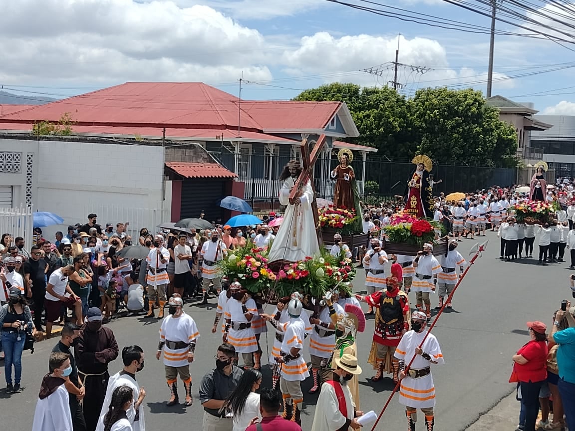 Procesiones en Cartago. Foto