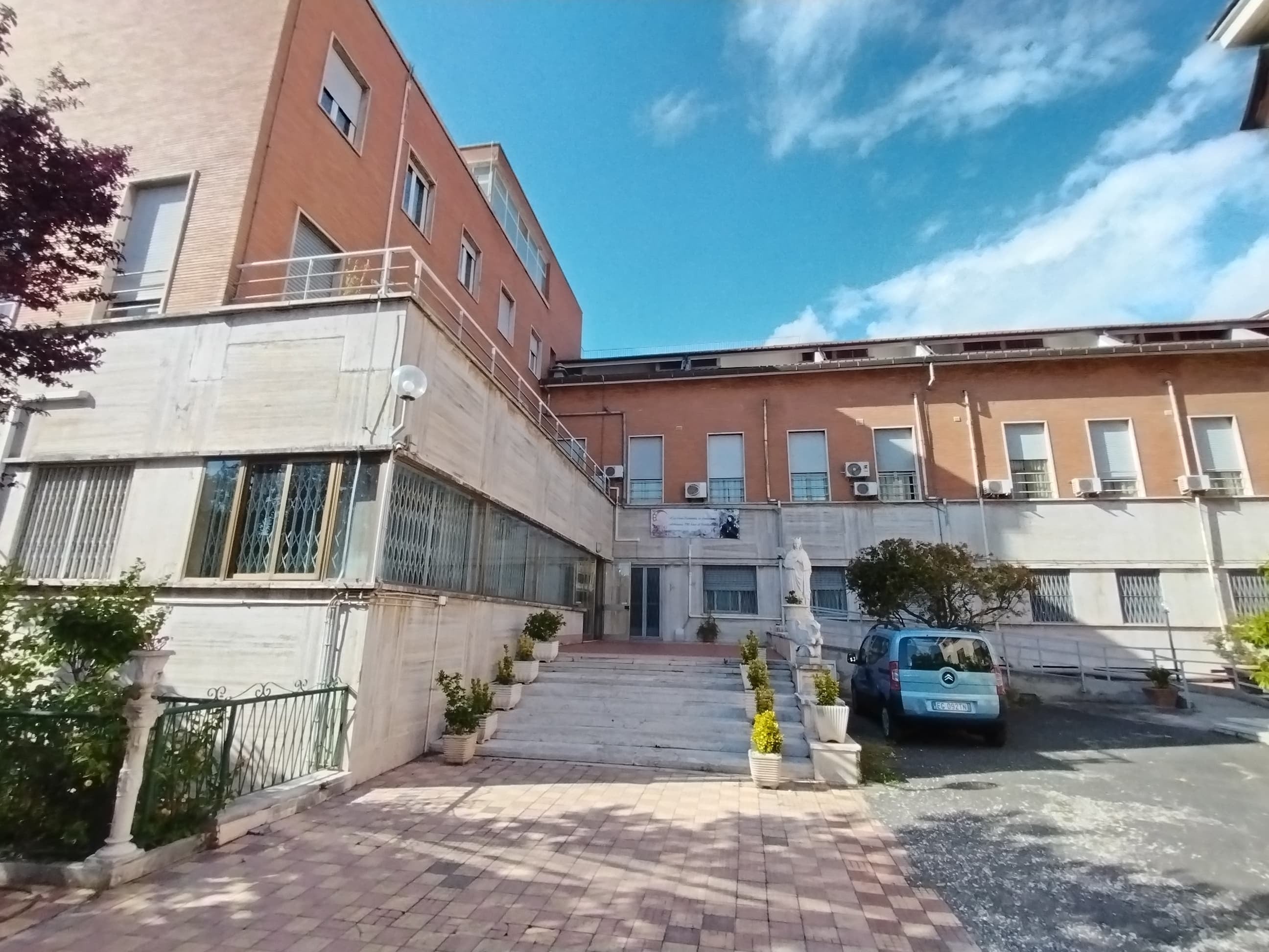 Hermanas Oblatas al Divino Amor en Roma.