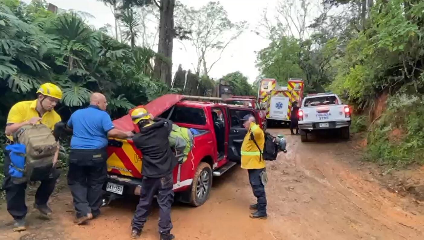 Más de 22 rescatistas participan en las labores de búsqueda en Pico Blanco.
