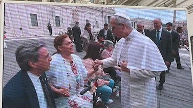 Una tica saludó y recibió la bendición del papa León XIV en su primera audiencia general, ¿quién fue?