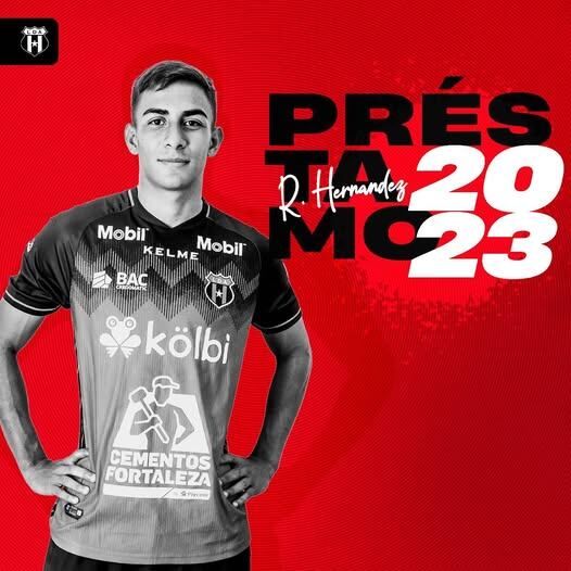 Rayínder Hernández atacó duramente a Javier Santamaría a nivel personal.