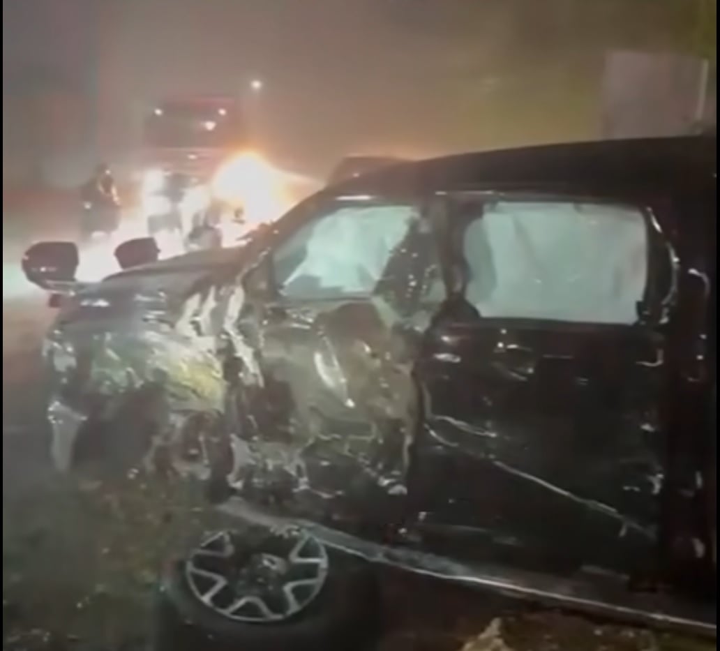El violento choque ocurrió durante un fuerte aguacero. Foto tomada de Facebook.