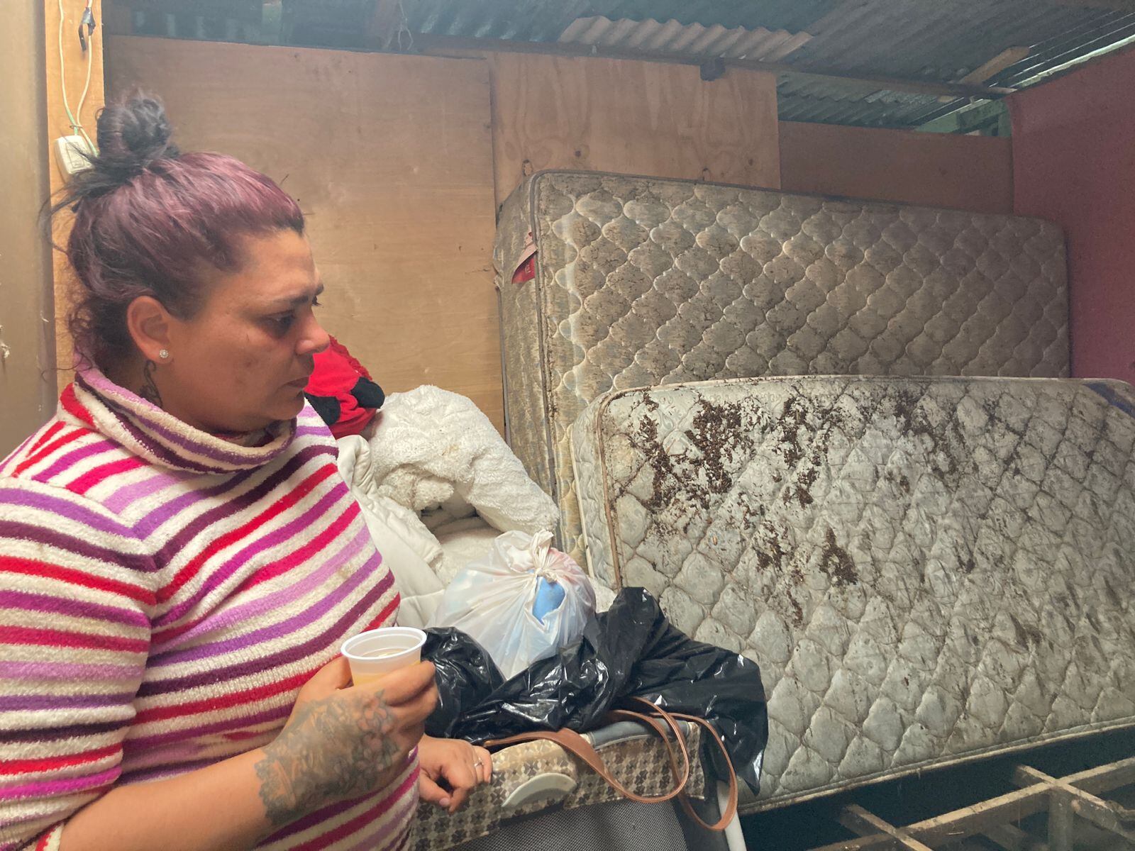 Afectados por inundaciones en Cartago. Foto Silvia Coto.