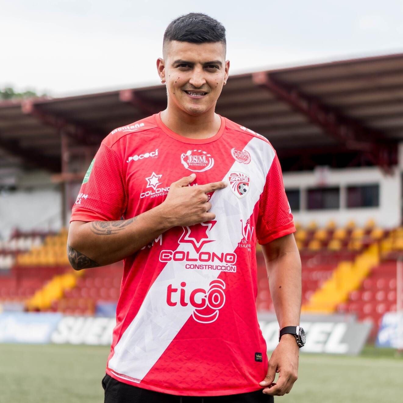 Heyreel Saravia, Joshua Canales, refuerzos del Santos