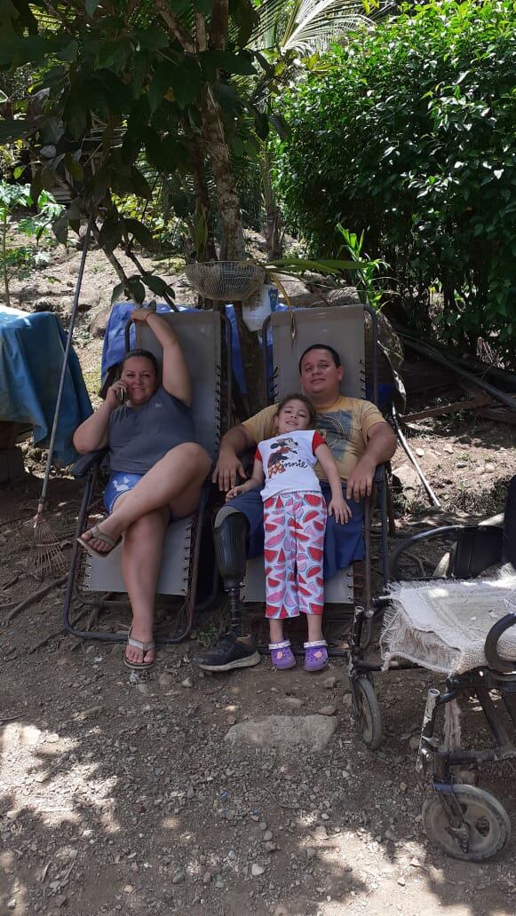 A las 6:05 de la mañana del 19 de octubre del 2011 la vida de Alexánder Palma Solano, quien ahora tiene 40 años, cambió para siempre porque le pasaron por el cuerpo 20 mil voltios mientras trataba de instalarle Internet a una familia de Piedras Blancas de Osa, en la Zona Sur.