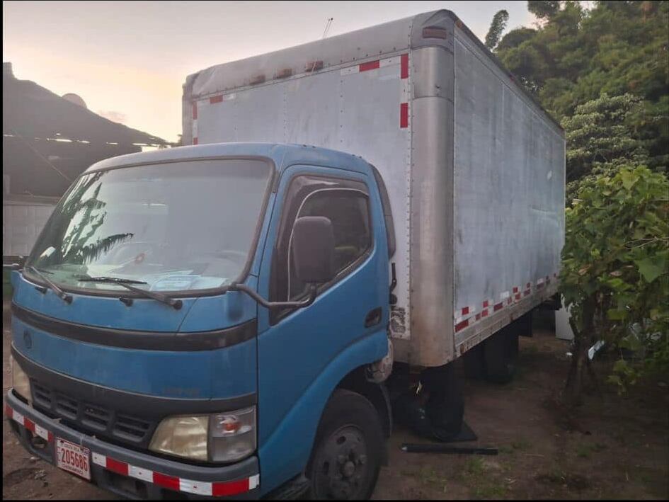 ASí tienen los bichos el camioncito de brete que le robaron el Martes Santo a Erick León