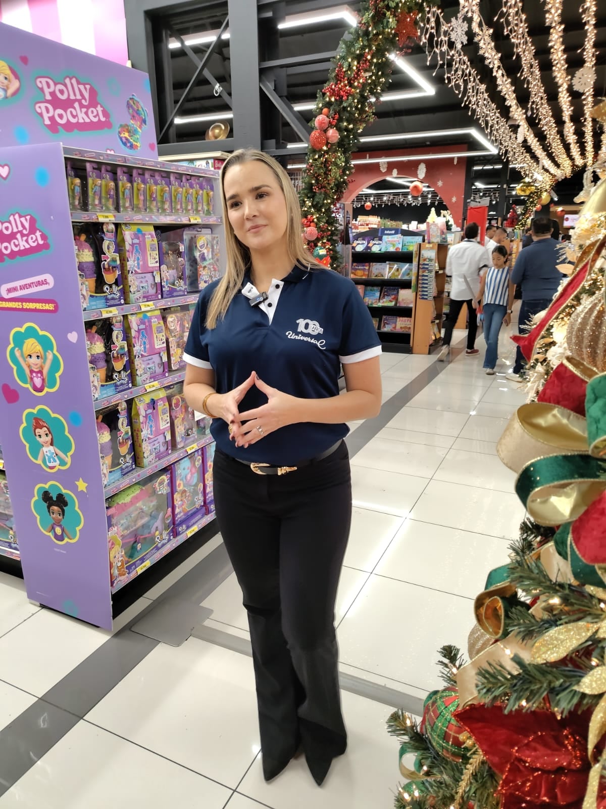 Universal celebra un siglo de historia con ocho colecciones navideñas, nuevas tiendas fuera de la GAM y opciones para que las familias preparen la Navidad con tiempo.