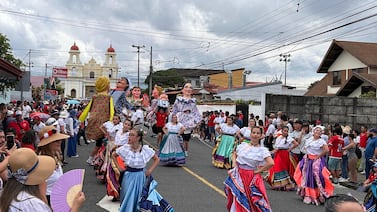 Un desfile patrio con mucho sabor: Así fue la fiesta en Santo Domingo de Heredia